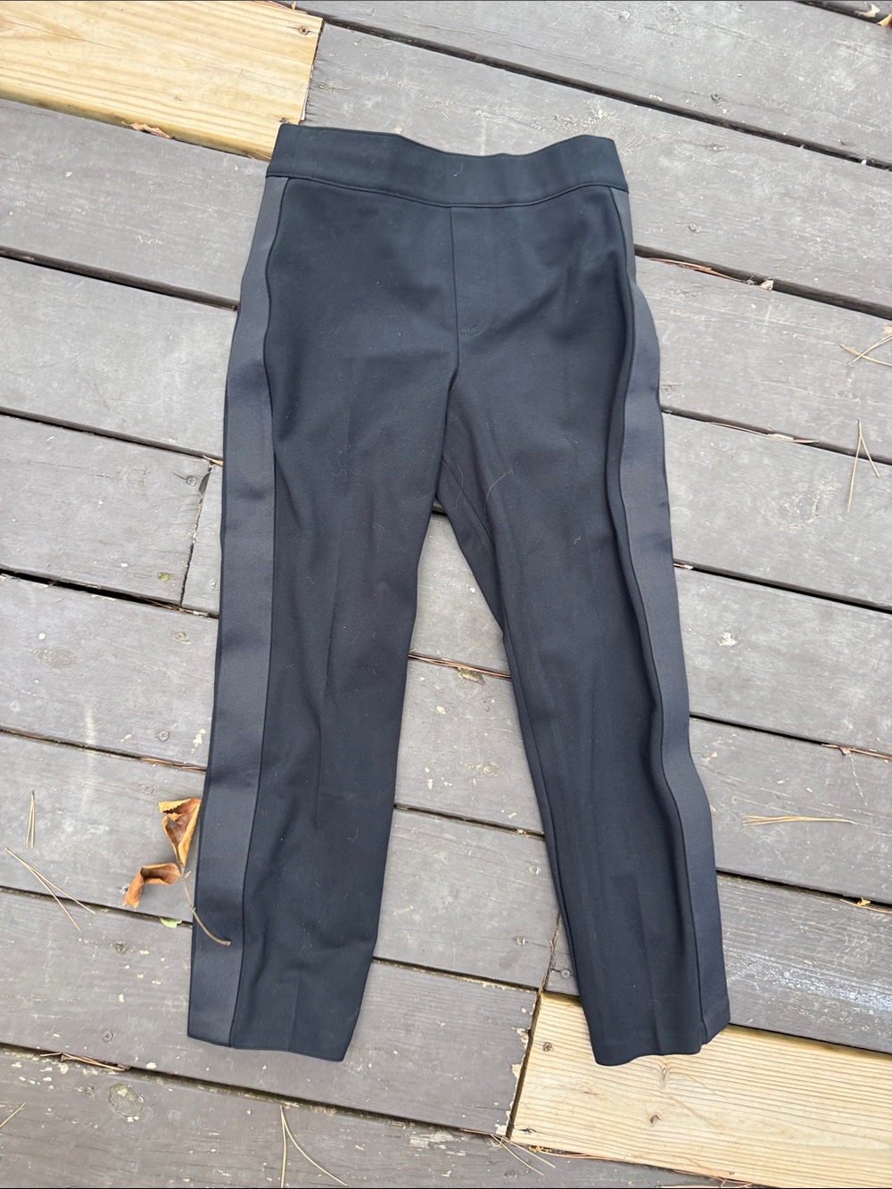 SPANX Black Straight-Leg Pull-On Pants with Satin Side Panels size Small